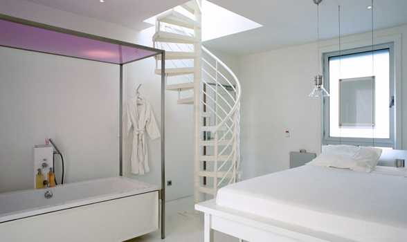 Hi Hotel White and White Concept