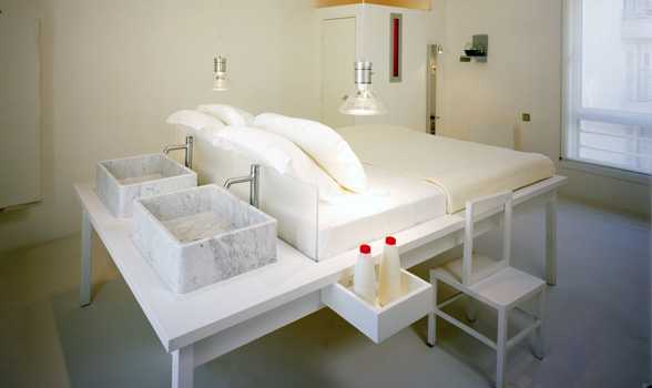 Hi Hotel White and White Concept