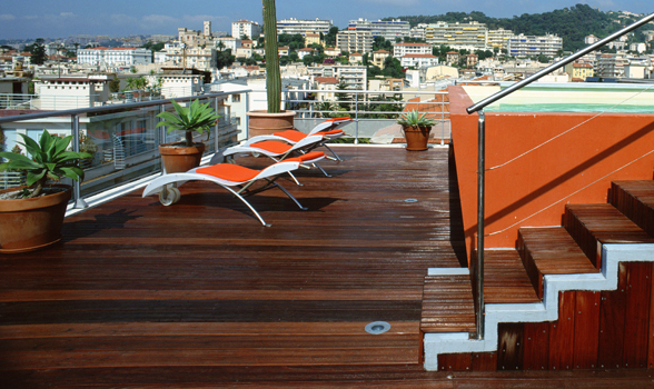 Découvrez les concepts de chambre design du HI hotel à Nice.